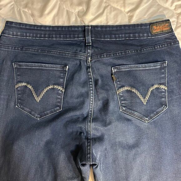 Levi’s Size 20W 512 Perfectly Shaping Bootcut Inseam 28 inches - Picture 1 of 13